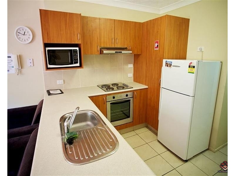7 Brown Street, Labrador QLD 4215