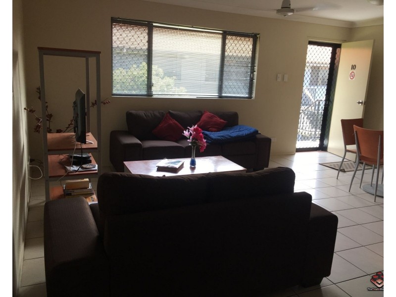 7 Brown Street, Labrador QLD 4215