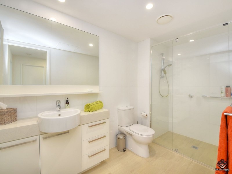 5403/323 Bayview Street, Hollywell QLD 4216