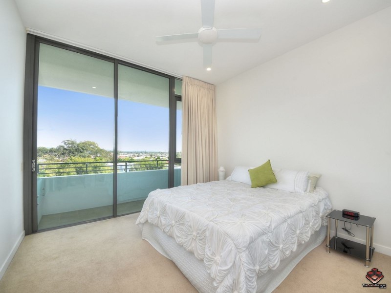5403/323 Bayview Street, Hollywell QLD 4216