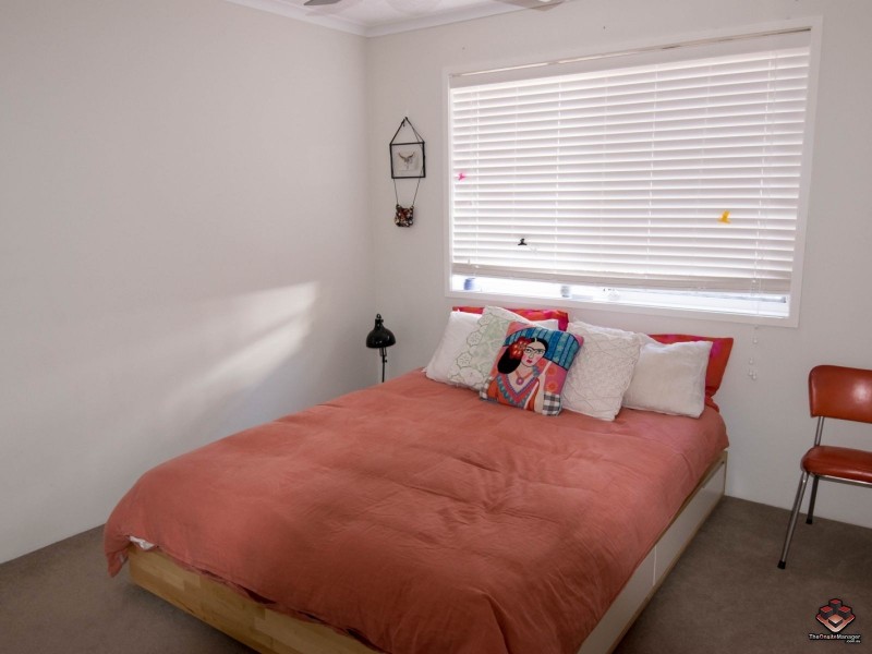 37 Mawarra Street, Chevron Island QLD 4217