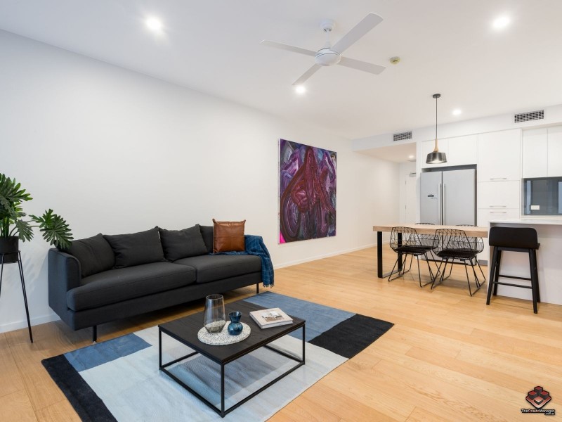 30 Johnston, Bulimba QLD 4171