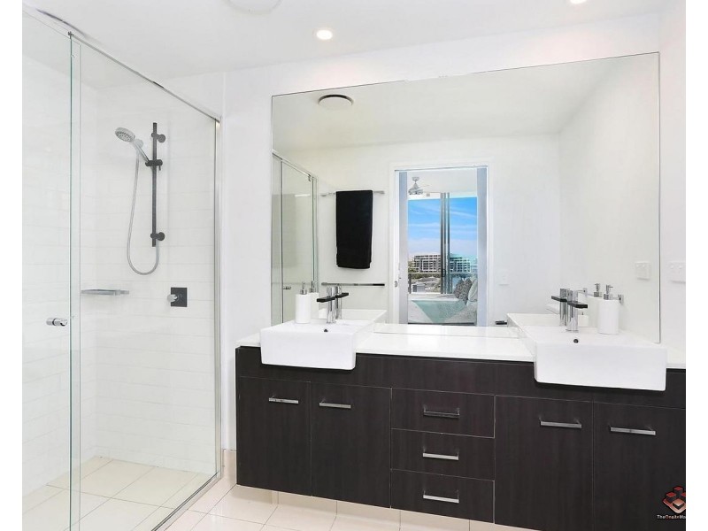 25 East Quay Drive, Biggera Waters QLD 4216