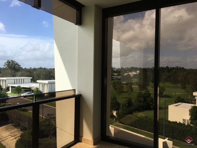 1 Marina Drive, Benowa QLD 4217