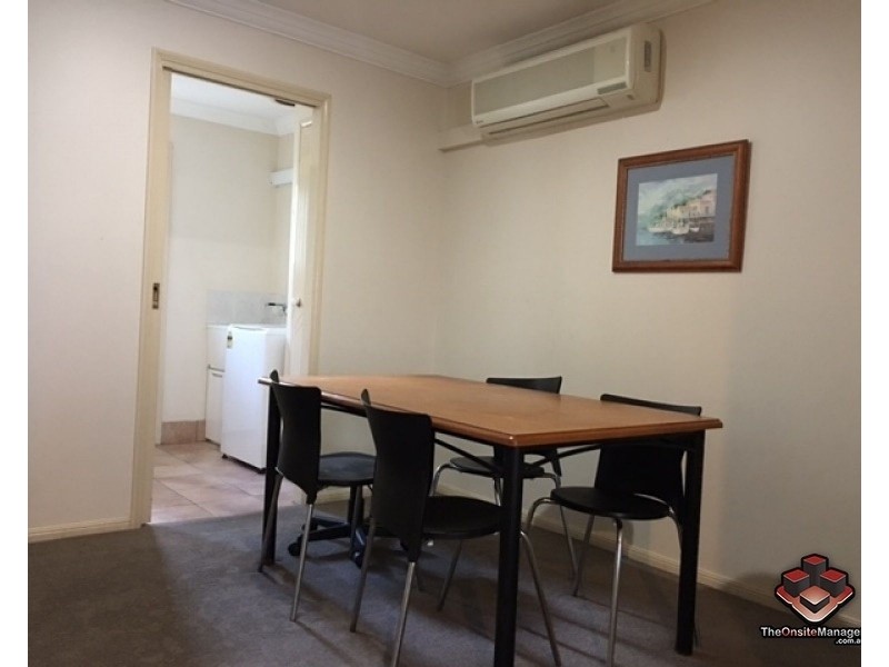 126 Klumpp Road, Upper Mount Gravatt QLD 4122