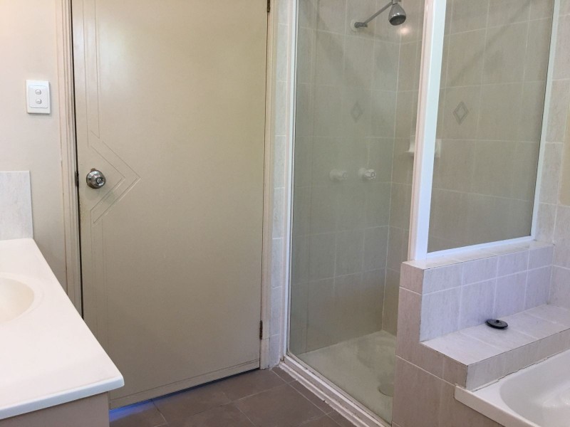 126 Klumpp Road, Upper Mount Gravatt QLD 4122