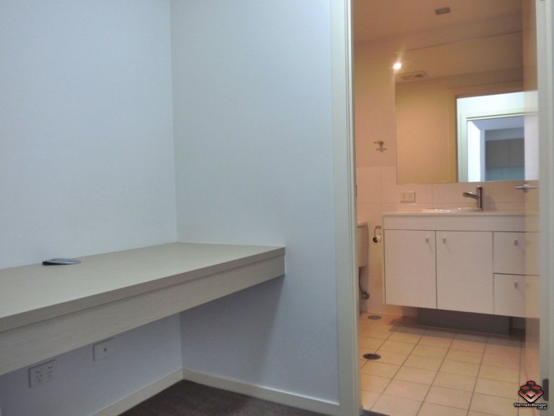 16 Surbiton Court, Carindale QLD 4152