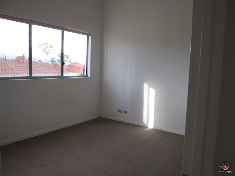 60 Riverwalk Avenue, Robina QLD 4226