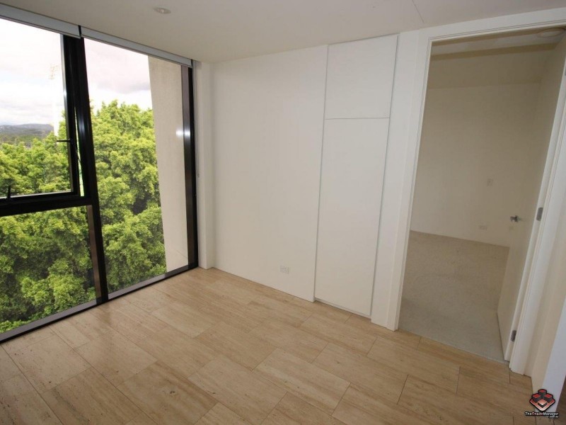 1 Marina Drive, Benowa QLD 4217