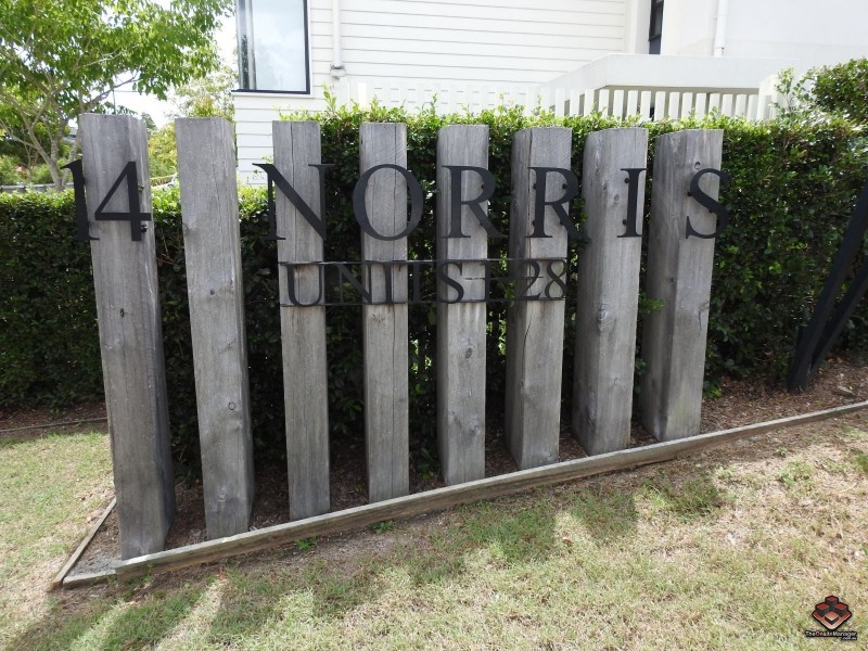 14 Norris Street, Pacific Pines QLD 4211