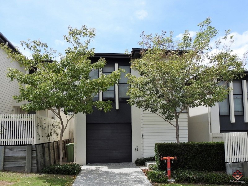 14 Norris Street, Pacific Pines QLD 4211