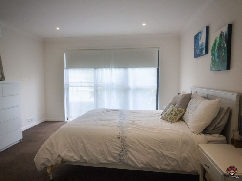 14 Norris Street, Pacific Pines QLD 4211