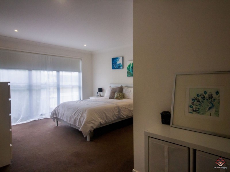 14 Norris Street, Pacific Pines QLD 4211