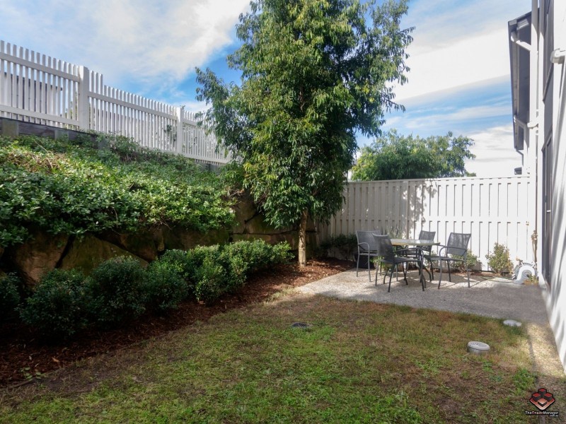 14 Norris Street, Pacific Pines QLD 4211