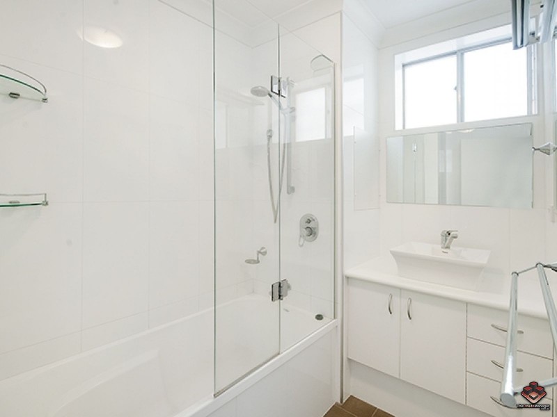 344 Cornwall Street, Greenslopes QLD 4120