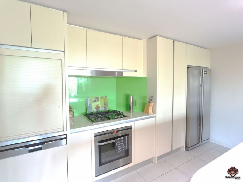 A11/20-28 Bayview Street, Runaway Bay QLD 4216