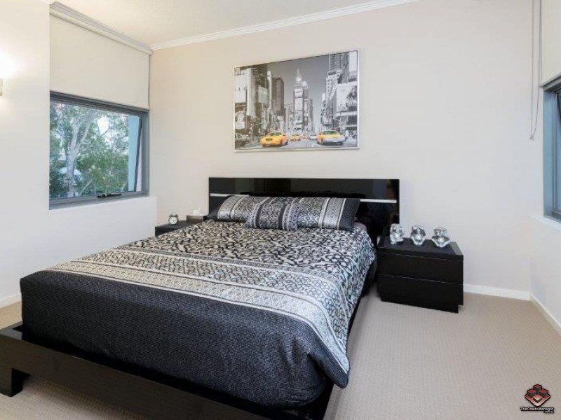A11/20-28 Bayview Street, Runaway Bay QLD 4216
