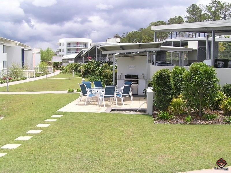 98 University Drive, Varsity Lakes QLD 4227
