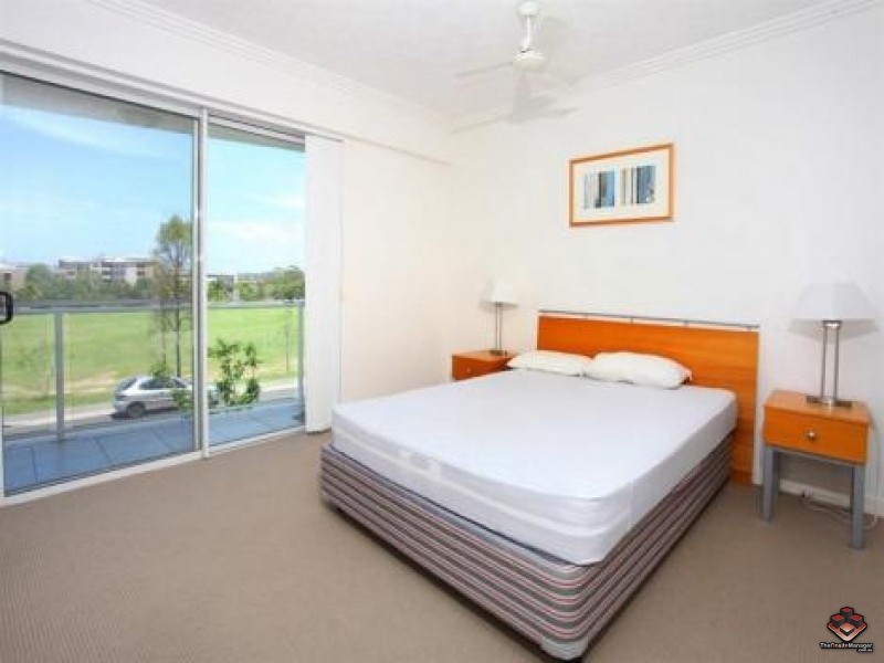 98 University Drive, Varsity Lakes QLD 4227