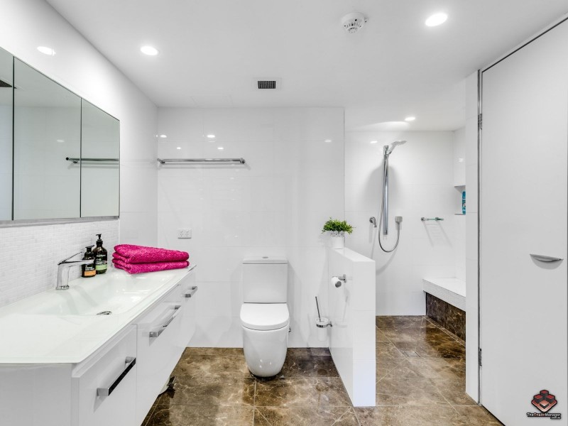 54 Hooker Boulevard, Mermaid Waters QLD 4218