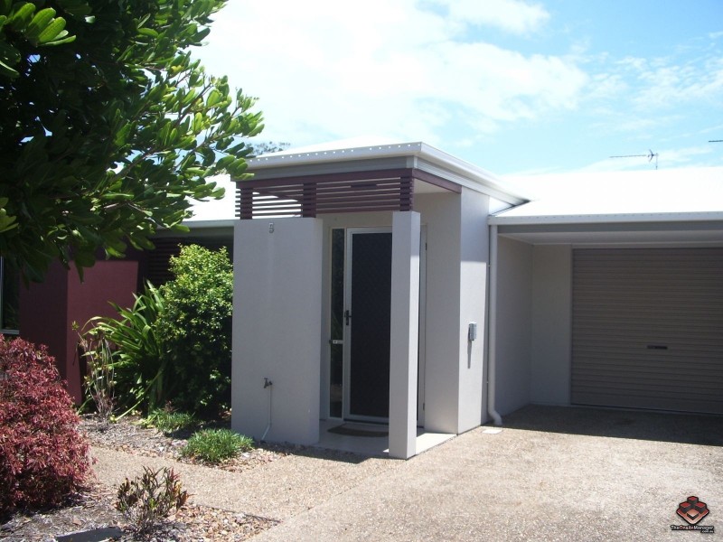 230 Pulgul Street, Urangan QLD 4655