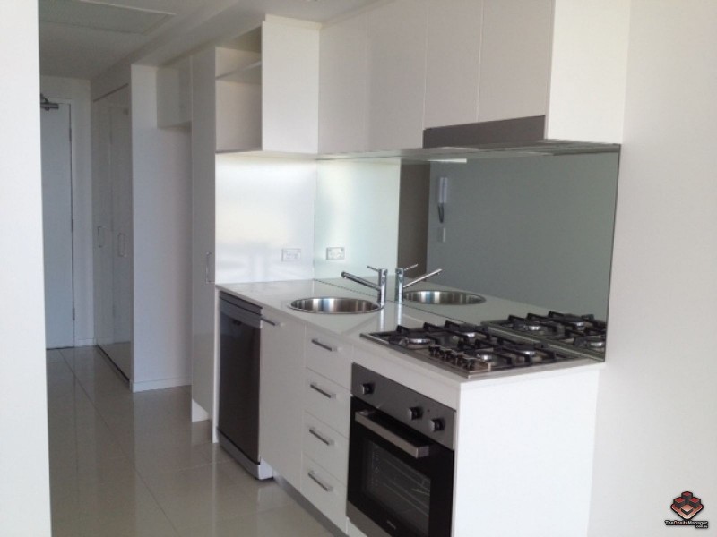 2 East Quay Drive, Biggera Waters QLD 4216