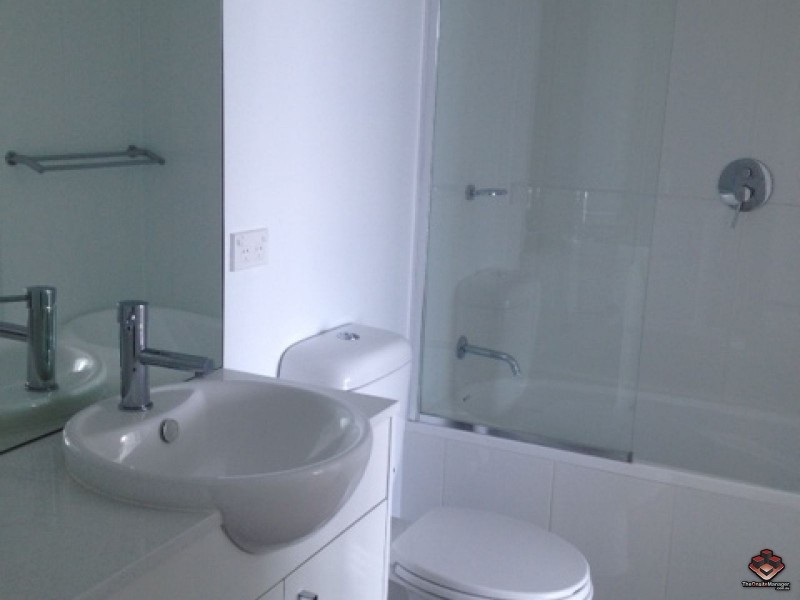 2 East Quay Drive, Biggera Waters QLD 4216