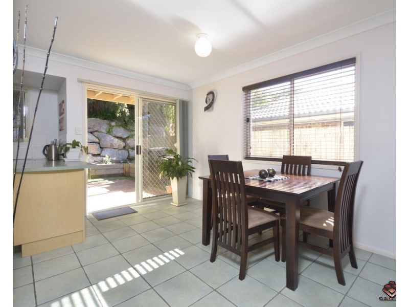 Seventeen Mile Rocks QLD 4073