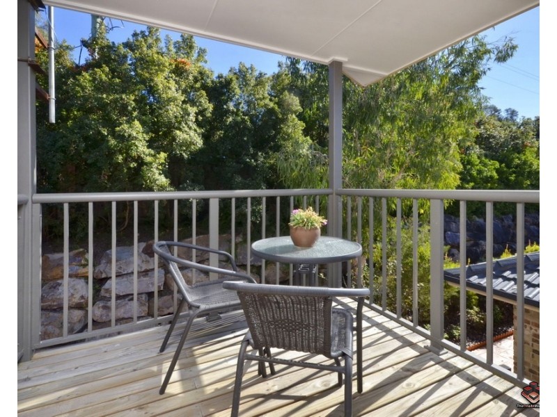 Seventeen Mile Rocks QLD 4073