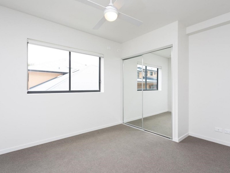 2/3 Osborne Road, Mitchelton QLD 4053