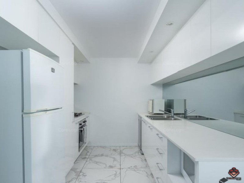 3 Compass Drive, Biggera Waters QLD 4216