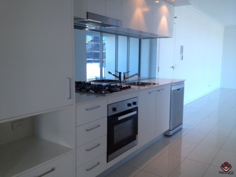 3 Compass Drive, Biggera Waters QLD 4216