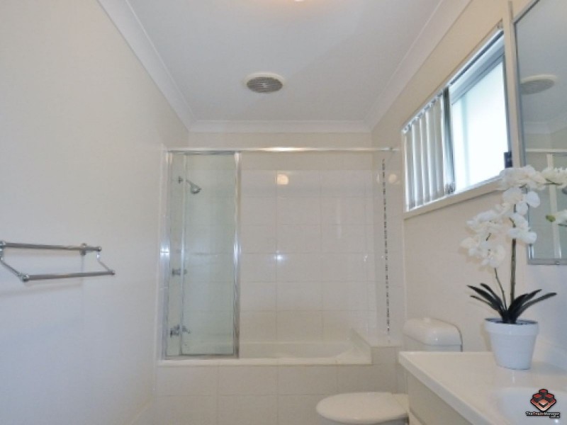 130 Jutland Street, Oxley QLD 4075