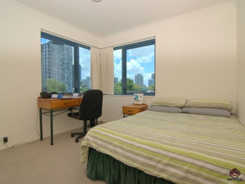 45 Deakin Street, Kangaroo Point QLD 4169
