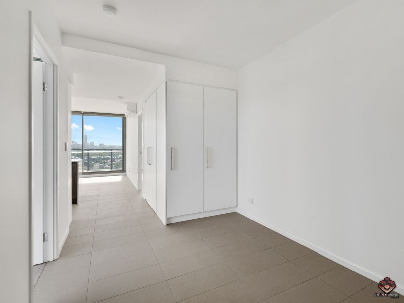 31101/300 Old Cleveland Road, Coorparoo QLD 4151