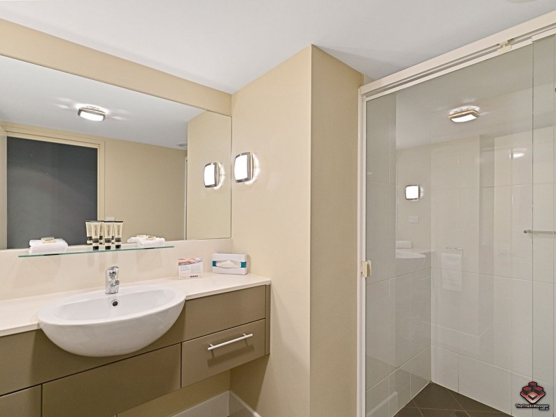 215/569 Charlton Esplanade, Urangan QLD 4655