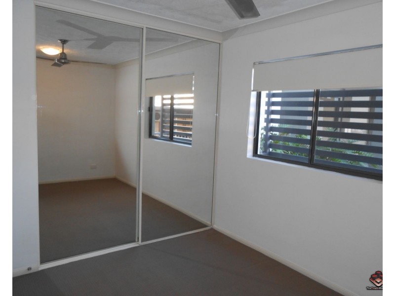 1/66 McLean Street, Coolangatta QLD 4225