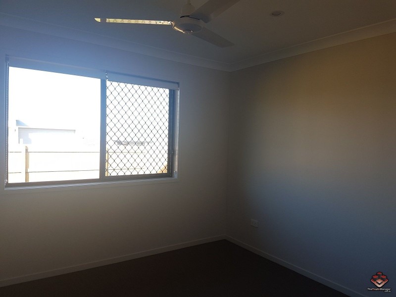 2/9 Eli Court, Kawungan QLD 4655
