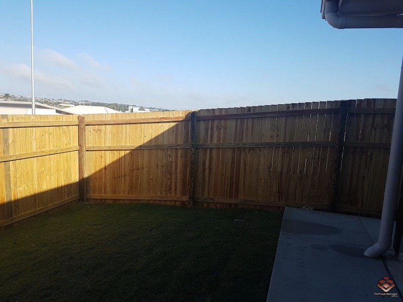 2/9 Eli Court, Kawungan QLD 4655