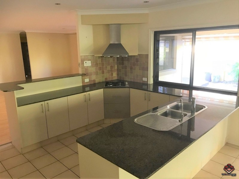 555 Oyster Cove Promenade, Helensvale QLD 4212