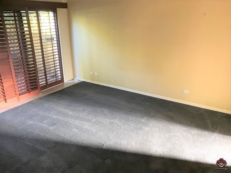 555 Oyster Cove Promenade, Helensvale QLD 4212