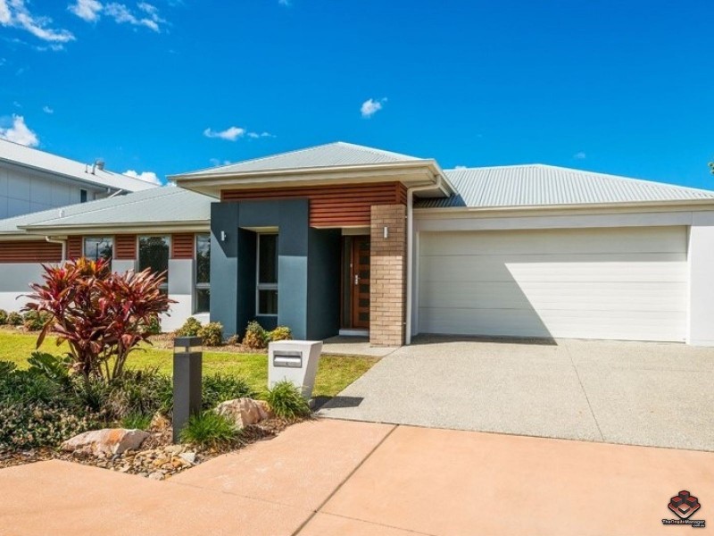 4 Stillwater Court, Hope Island QLD 4212
