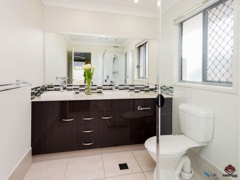4 Stillwater Court, Hope Island QLD 4212