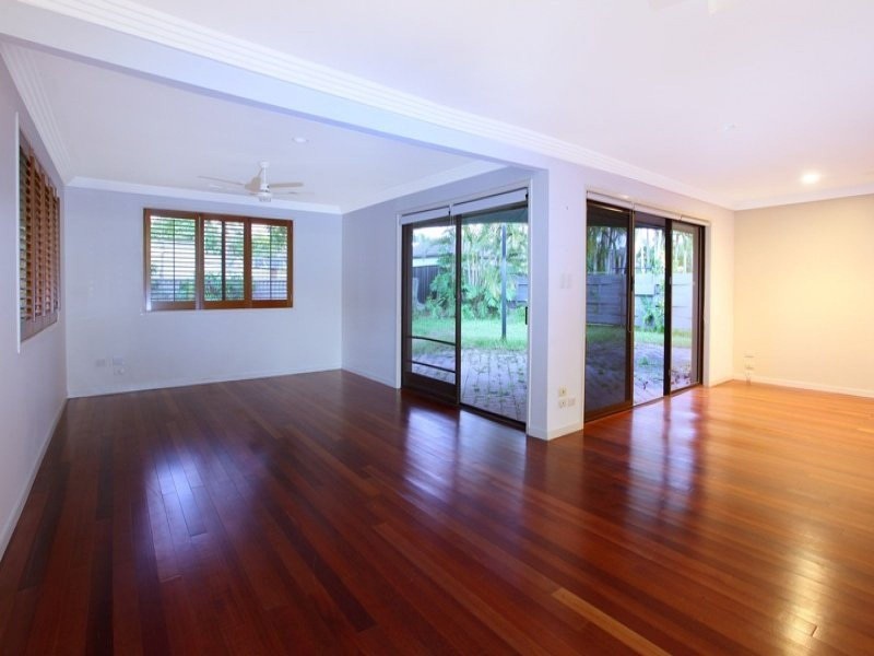 15 Mackay Close, Sorrento QLD 4217