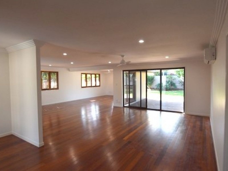 15 Mackay Close, Sorrento QLD 4217