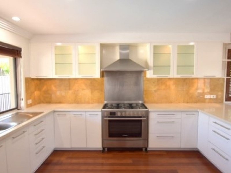 15 Mackay Close, Sorrento QLD 4217