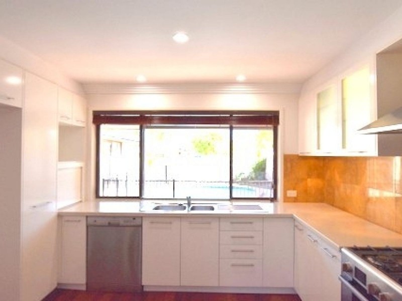 15 Mackay Close, Sorrento QLD 4217