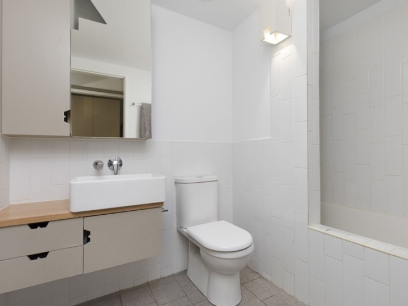 U335/8 Skyring Terrace, Teneriffe QLD 4005