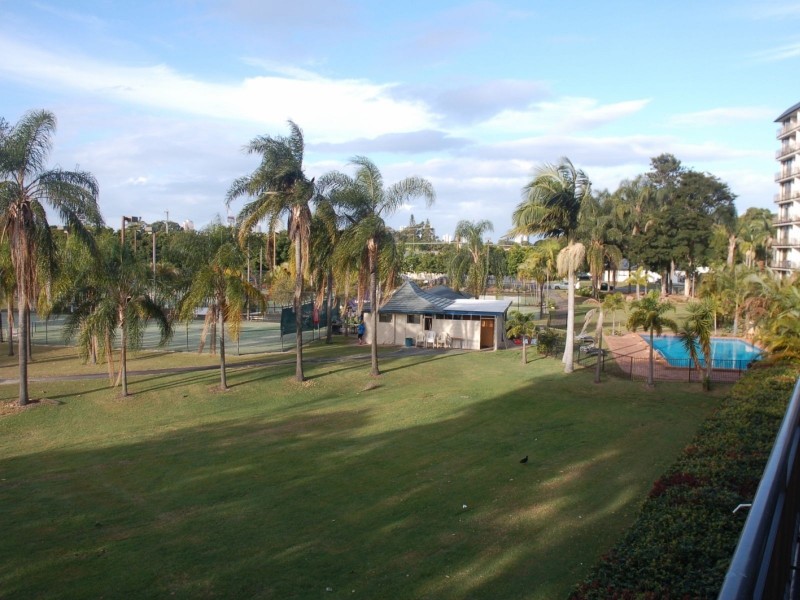 11 Fairway Drive, Clear Island Waters QLD 4226