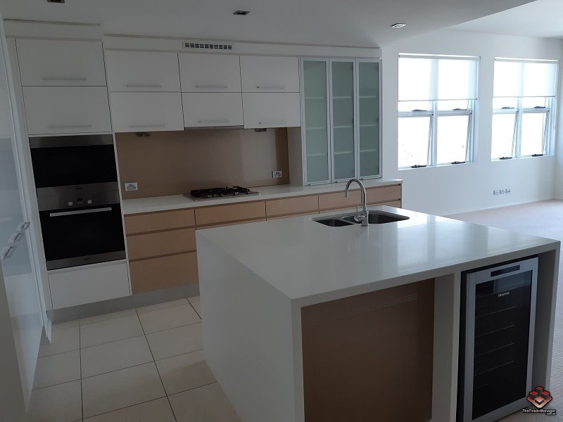 3029 The Boulevard, Carrara QLD 4211